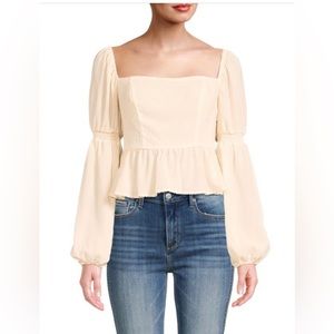 ASTR THE LABEL
Cinched Sleeve Cropped Blouse New Size Medium